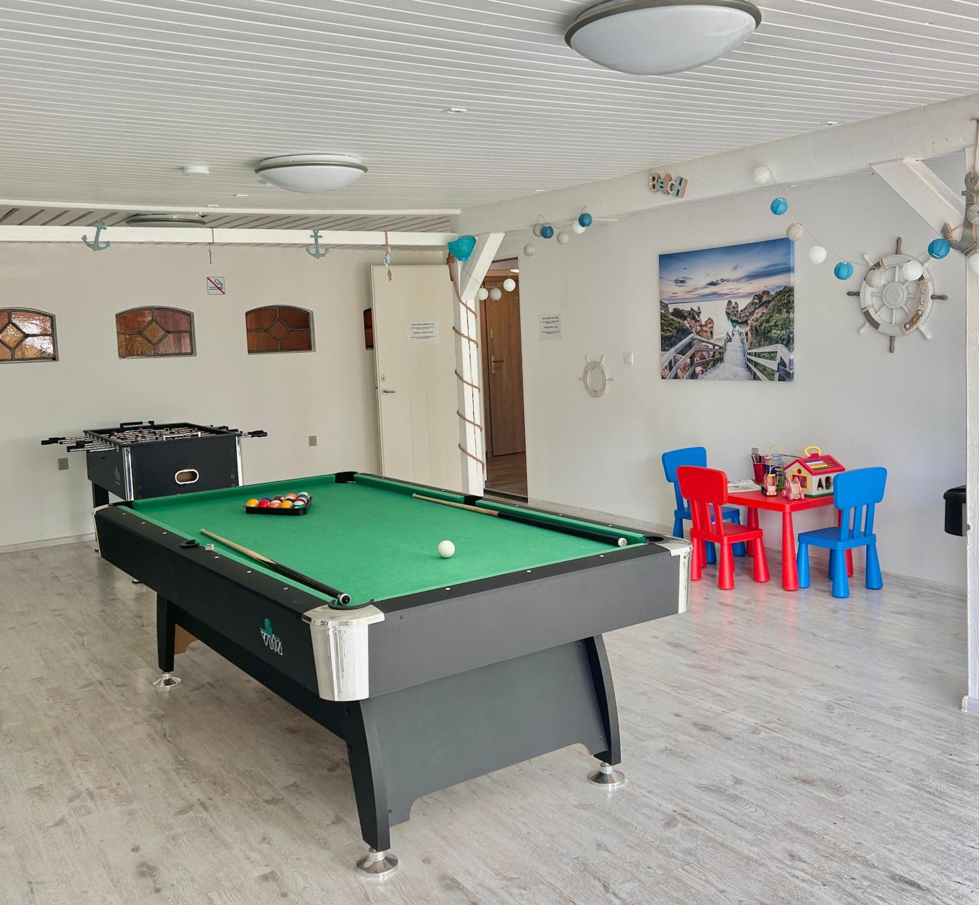 Apartamenty Molle Åkirkeby Екстериор снимка