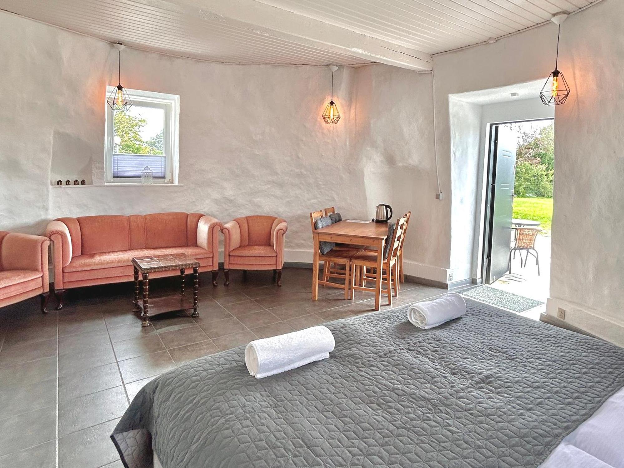 Apartamenty Molle Åkirkeby Екстериор снимка